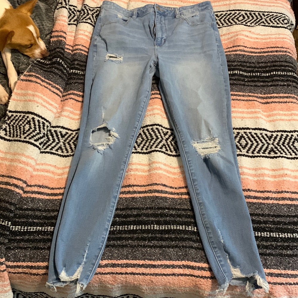 american eagle ripped skinny jeans!